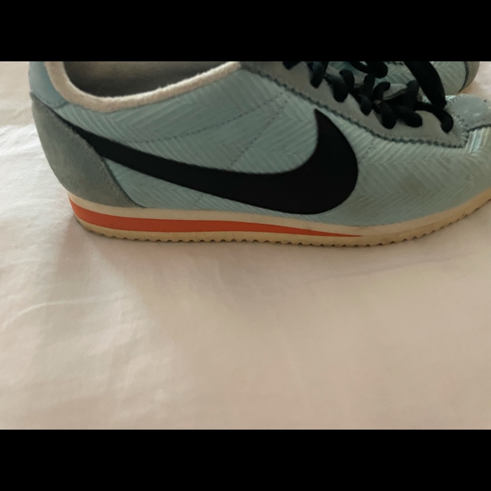 Size 7 Nike cortez